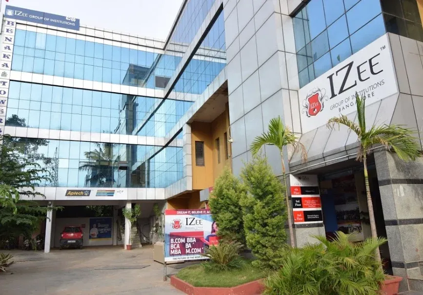 IZEE Business School